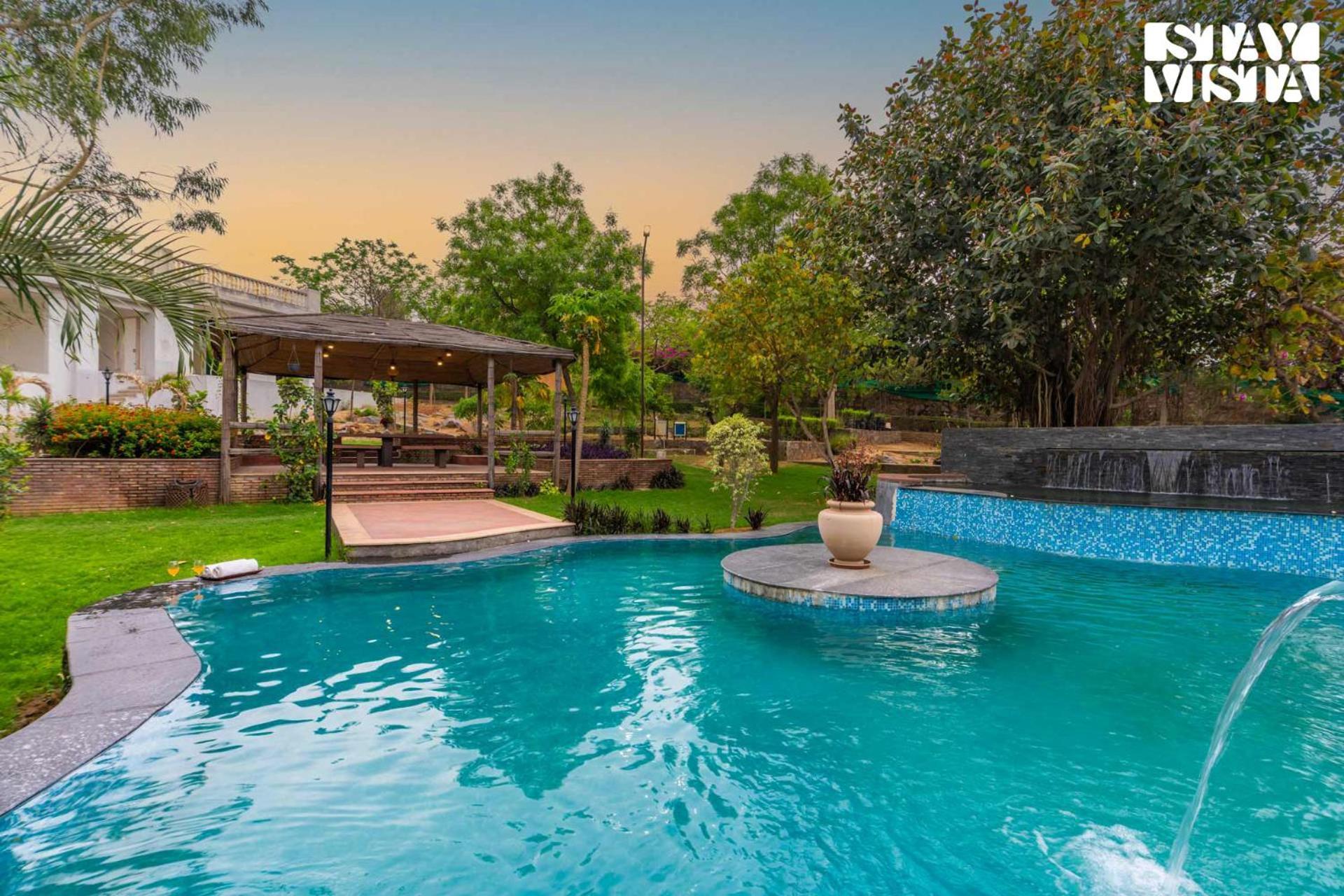 Stayvista At Maple Farms With Pool, Bbq & Bonfire Sohna Eksteriør bilde