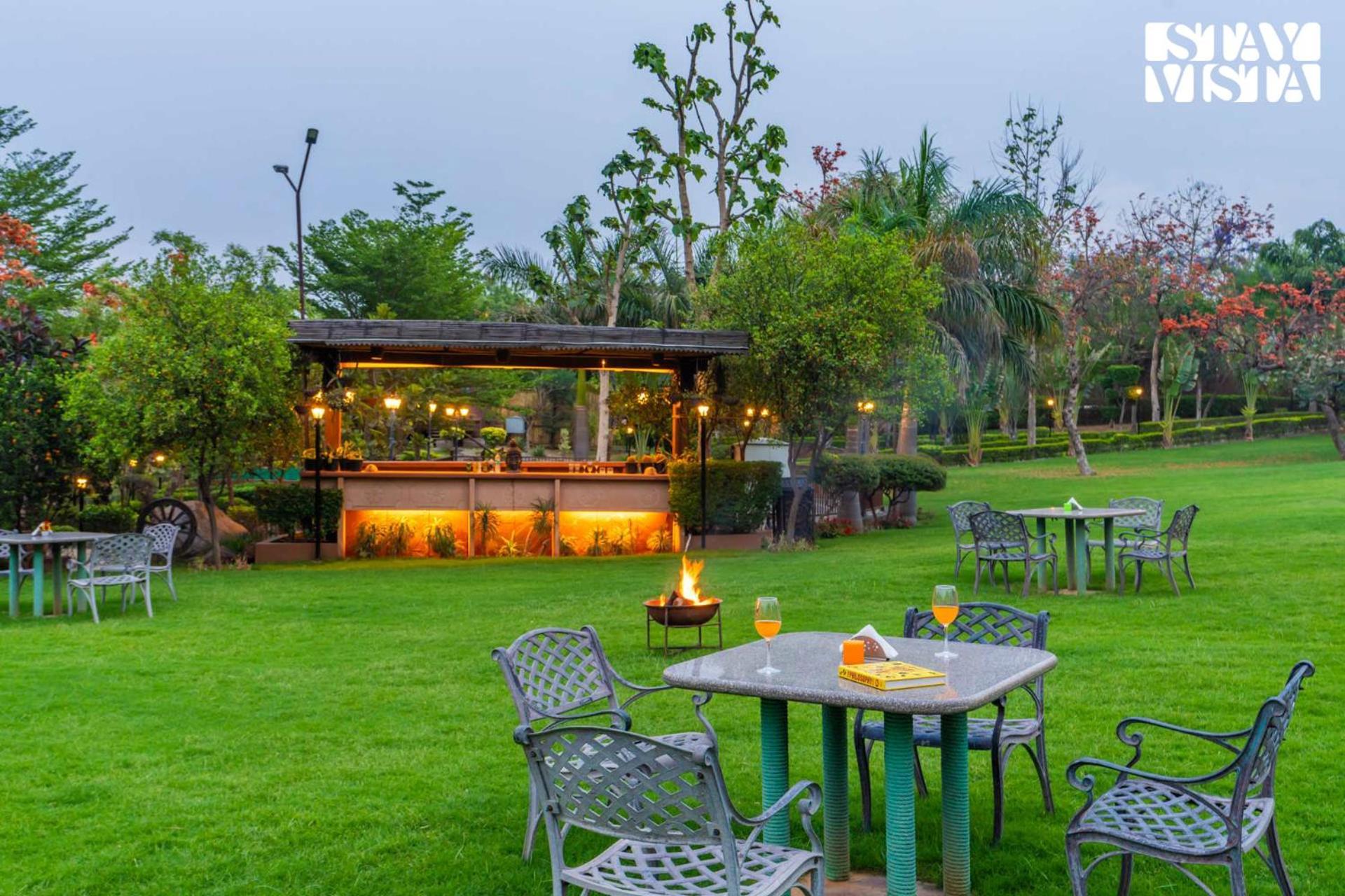 Stayvista At Maple Farms With Pool, Bbq & Bonfire Sohna Eksteriør bilde